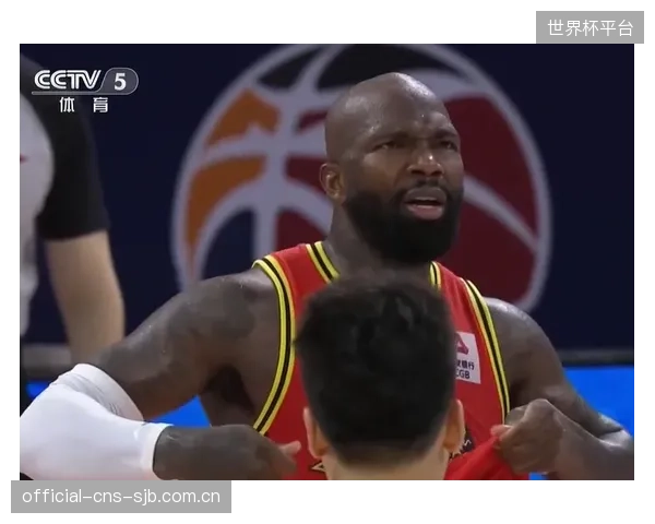 年轻边锋阿里·贾西姆或成奇兵，其突破能力有望撕开对手防线。